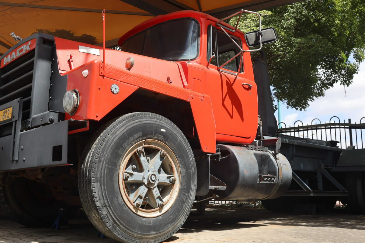 Mack R600ST 1978 - מוזיאון המשאיות והתובלה